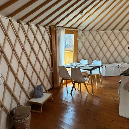 Οργανωμένο κάμπινγκ Yurt In Be Bernartice